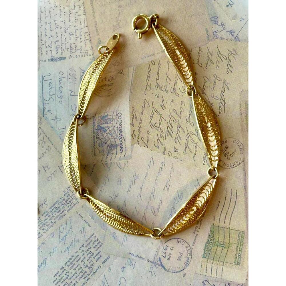 Vintage Gold-Tone Filigree Link Bracelet - Picture 4 of 6
